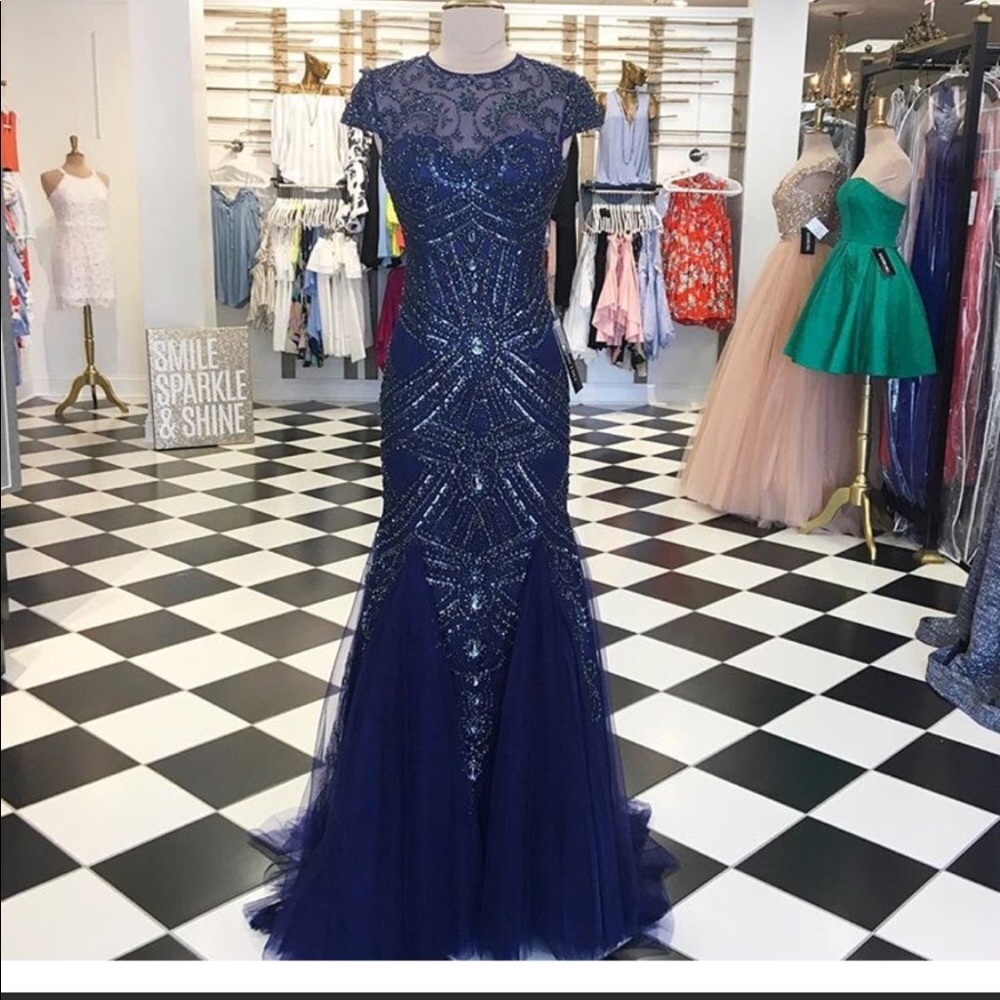 Sheri Hill prom dress beautiful